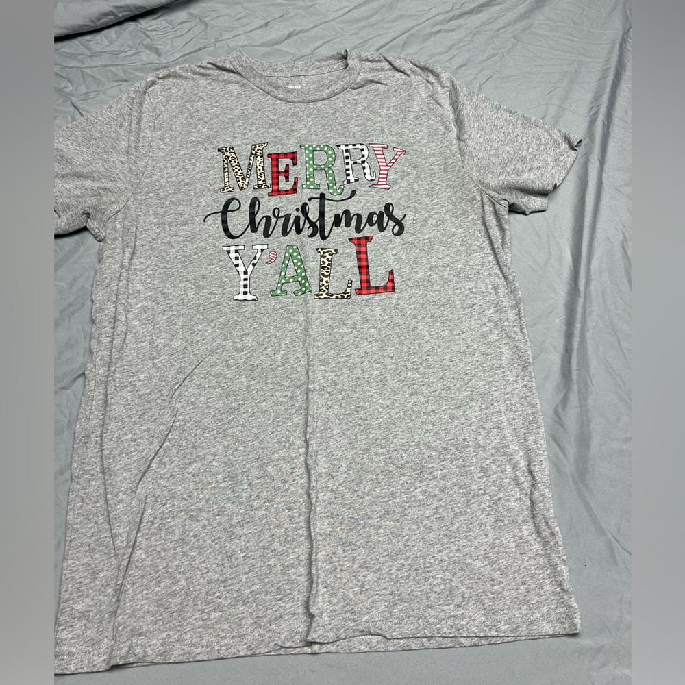 GRAPHIC TEES